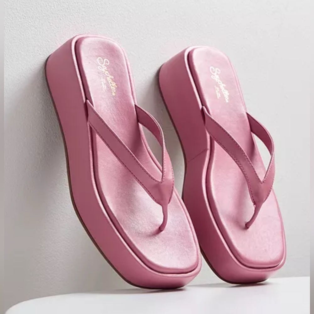New without box Seychelles Sunflower Thong Sandals, Size 9